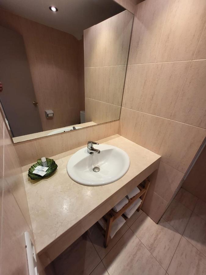 Hostal Torras Sant Hilari Sacalm Bagian luar foto