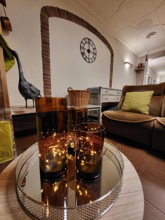 Hostal Torras Sant Hilari Sacalm Bagian luar foto