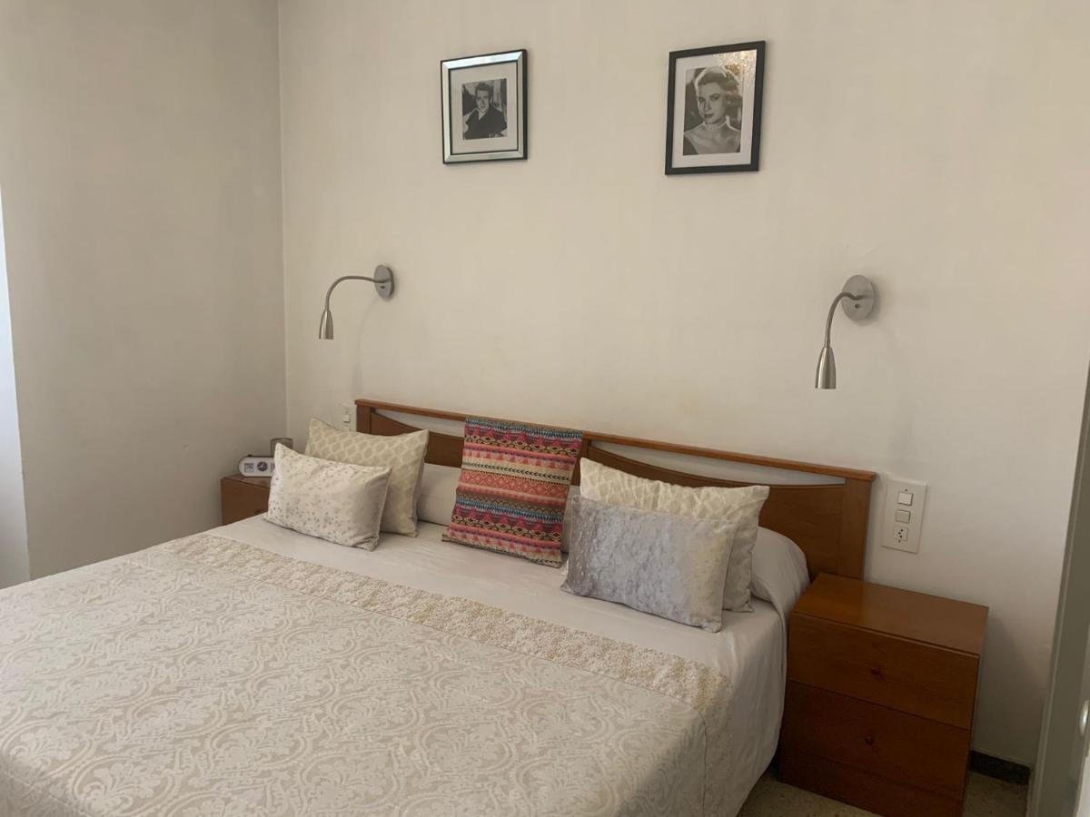 Hostal Torras Sant Hilari Sacalm Bagian luar foto